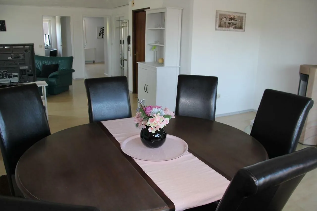 Ferienwohnung Abersfelder mit Balkon Wildflecken