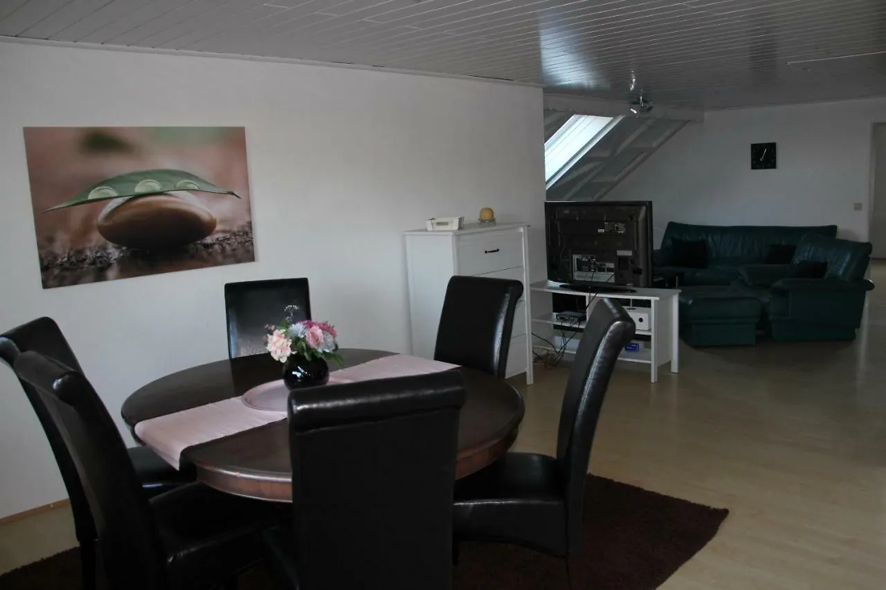 Apartment Ferienwohnung Abersfelder mit Balkon Wildflecken
